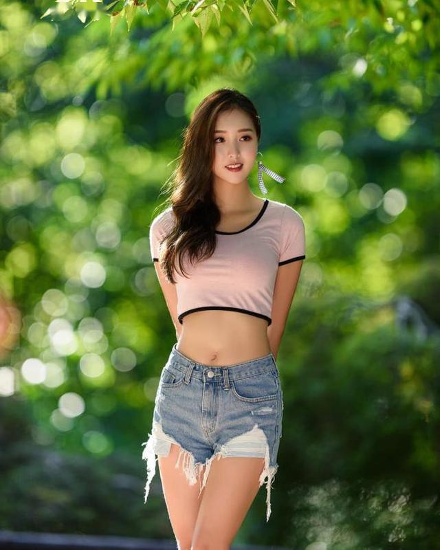 秘密的镜中诱惑无删减